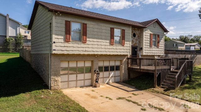 804 Southside Court, Lenoir, NC 28645