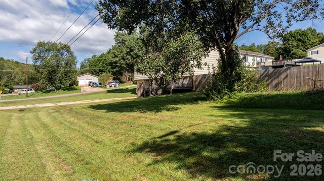 804 Southside Court, Lenoir, NC 28645