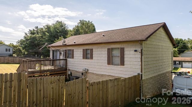 804 Southside Court, Lenoir, NC 28645