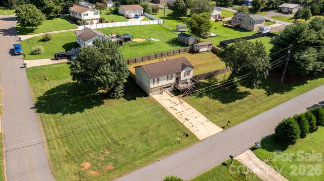 804 Southside Court, Lenoir, NC 28645