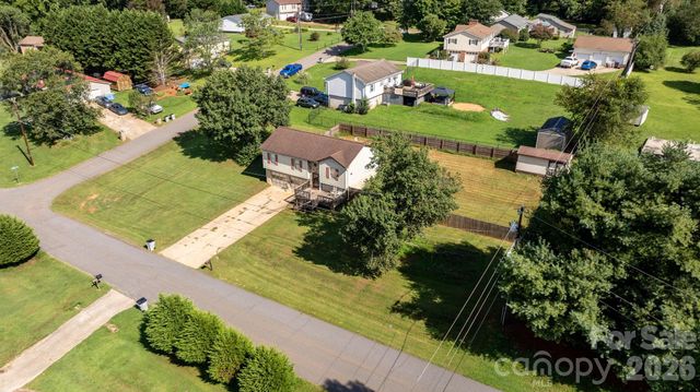 804 Southside Court, Lenoir, NC 28645