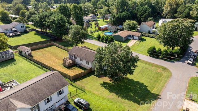 804 Southside Court, Lenoir, NC 28645