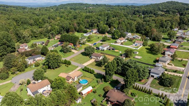 804 Southside Court, Lenoir, NC 28645