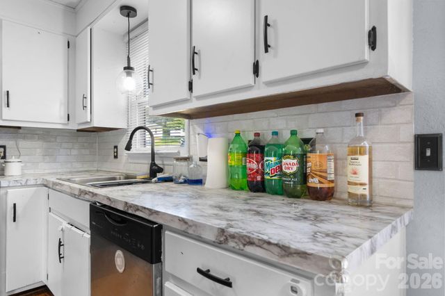 804 Southside Court, Lenoir, NC 28645