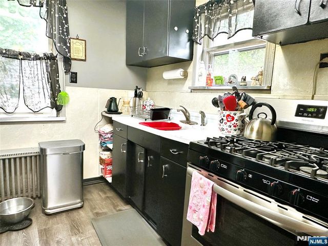 84 Haring Street, Bergenfield, NJ 07621
