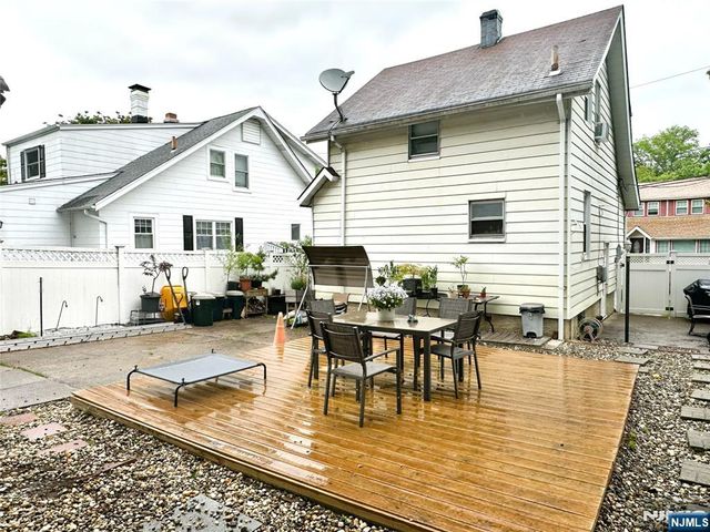 84 Haring Street, Bergenfield, NJ 07621