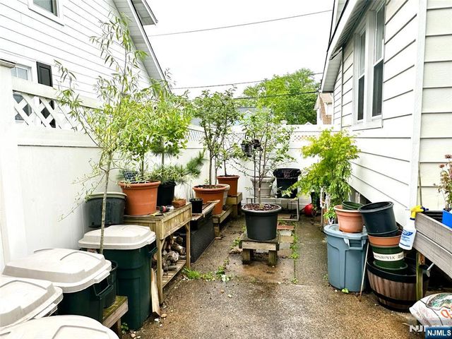 84 Haring Street, Bergenfield, NJ 07621