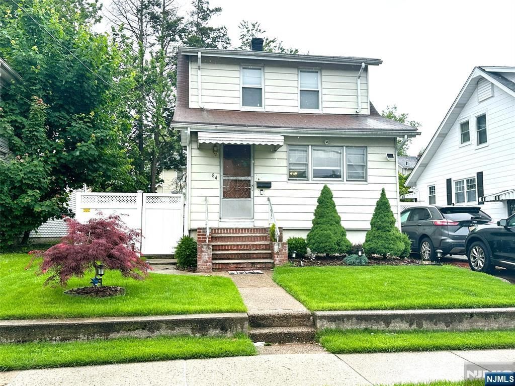 84 Haring Street, Bergenfield, NJ 07621