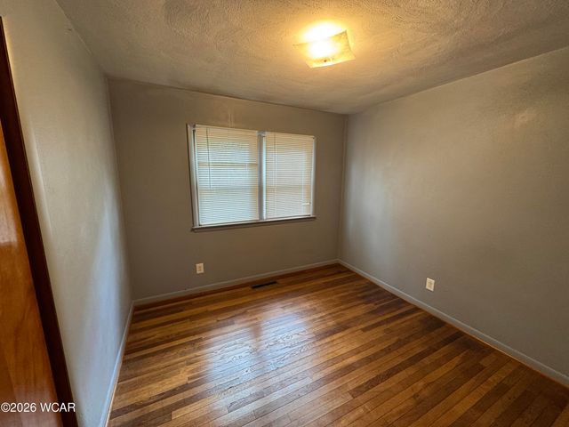 123 Carr Avenue, Bowling Green, OH 43402