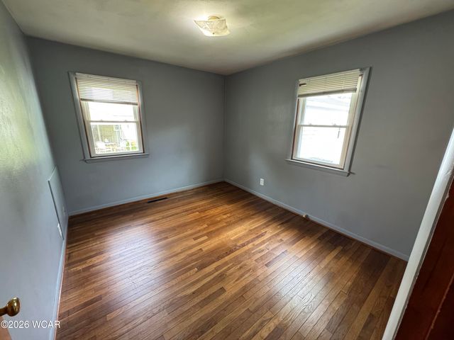 123 Carr Avenue, Bowling Green, OH 43402