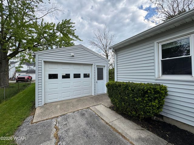 123 Carr Avenue, Bowling Green, OH 43402