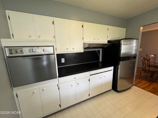 123 Carr Avenue, Bowling Green, OH 43402
