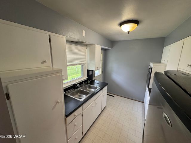 123 Carr Avenue, Bowling Green, OH 43402