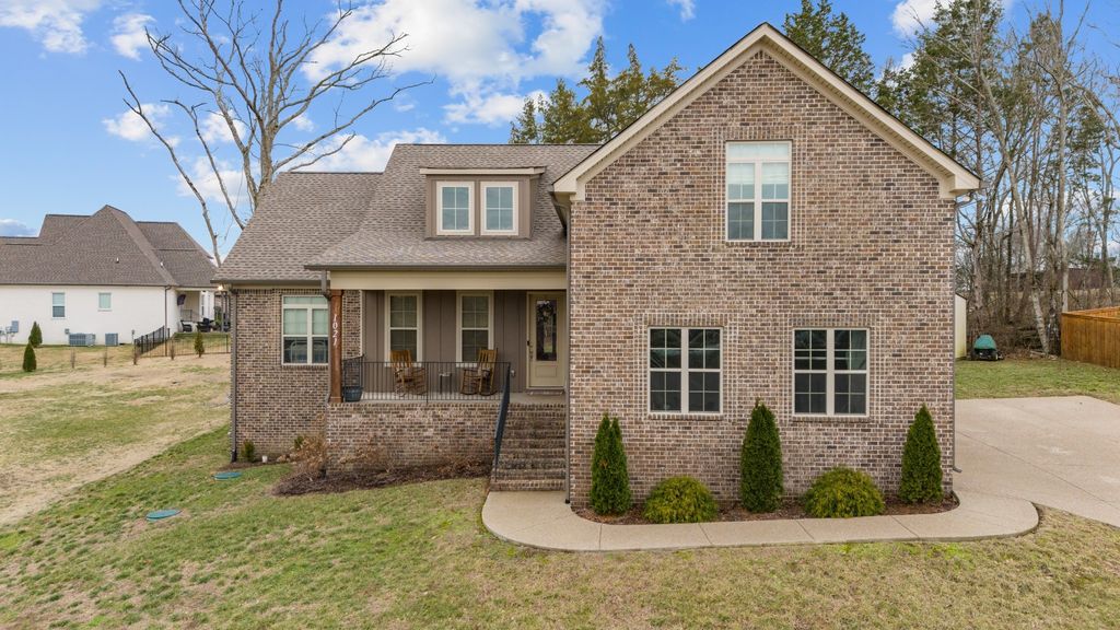1021 C P Stewart Blvd, Lebanon, TN 37087