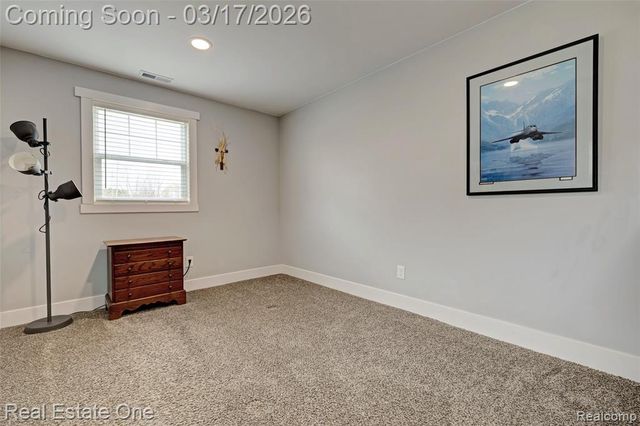 11068 N Fenton Road, Fenton, MI 48430