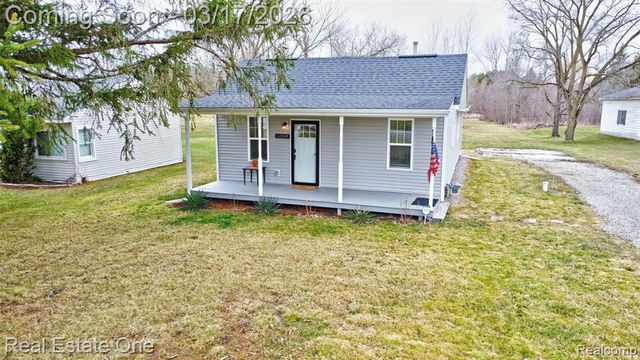 11068 N Fenton Road, Fenton, MI 48430