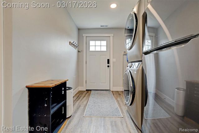 11068 N Fenton Road, Fenton, MI 48430