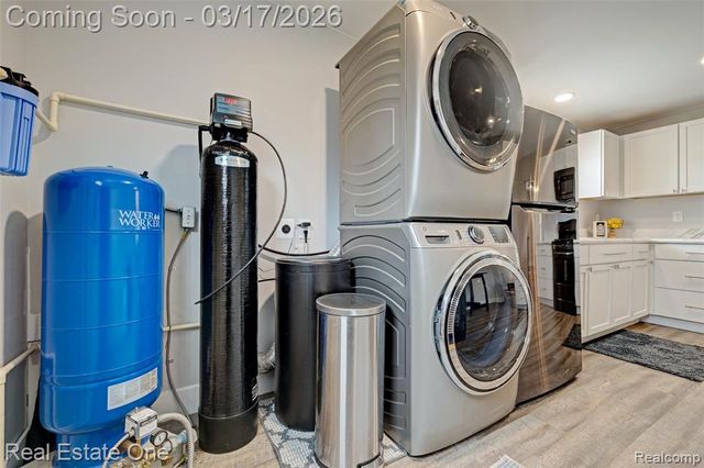 11068 N Fenton Road, Fenton, MI 48430