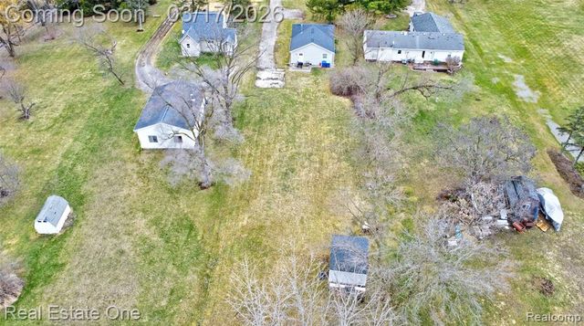 11068 N Fenton Road, Fenton, MI 48430