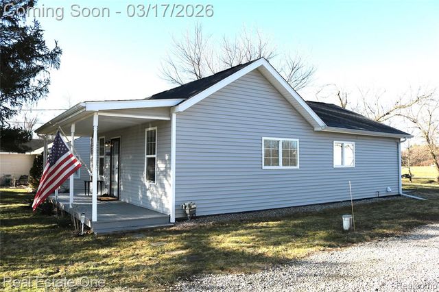 11068 N Fenton Road, Fenton, MI 48430