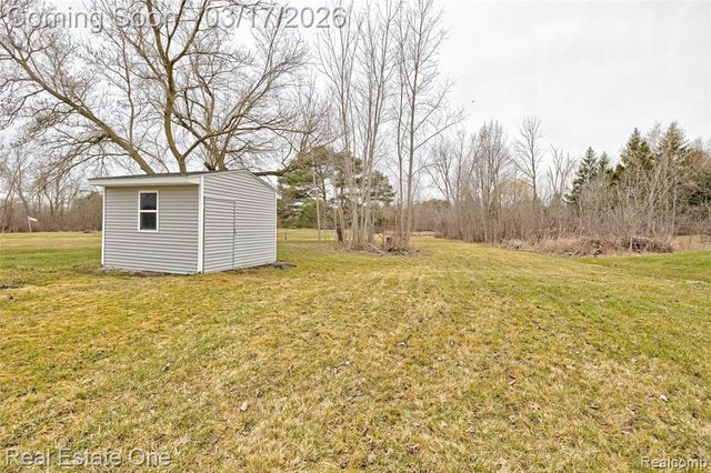 11068 N Fenton Road, Fenton, MI 48430