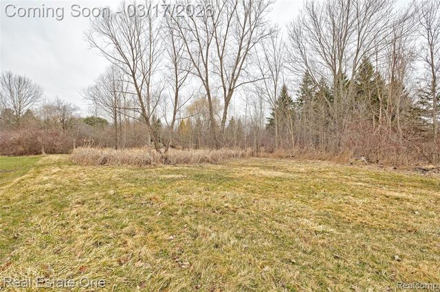 11068 N Fenton Road, Fenton, MI 48430