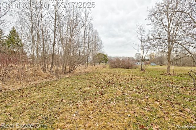 11068 N Fenton Road, Fenton, MI 48430