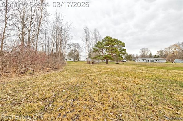 11068 N Fenton Road, Fenton, MI 48430