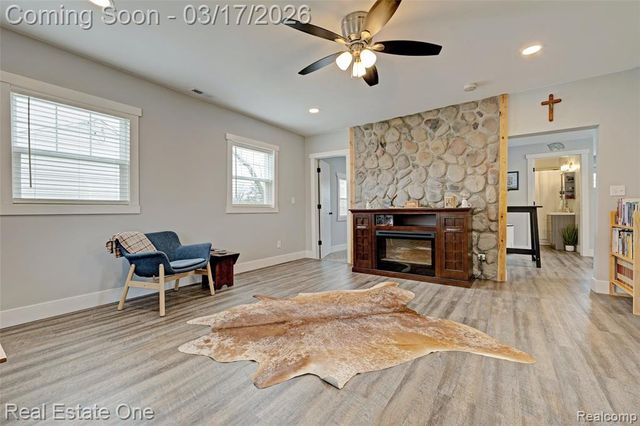 11068 N Fenton Road, Fenton, MI 48430