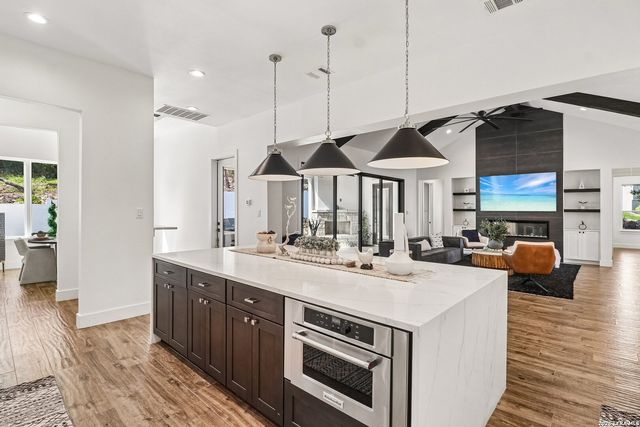 8823 FALCON PL, San Antonio, TX 78256