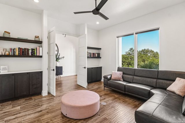 8823 FALCON PL, San Antonio, TX 78256