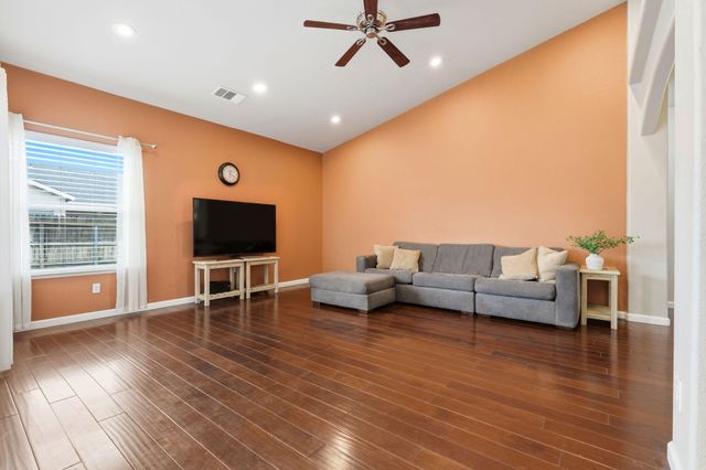 1497 Persimmon Street, Lemoore, CA 93245