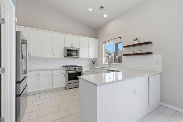 1497 Persimmon Street, Lemoore, CA 93245