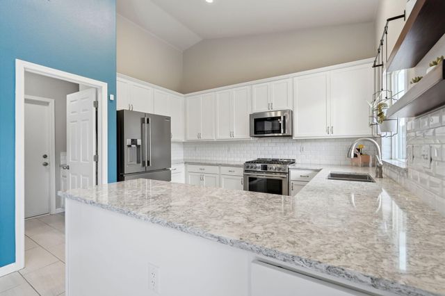 1497 Persimmon Street, Lemoore, CA 93245