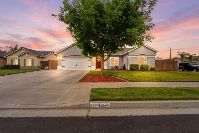 1497 Persimmon Street, Lemoore, CA 93245
