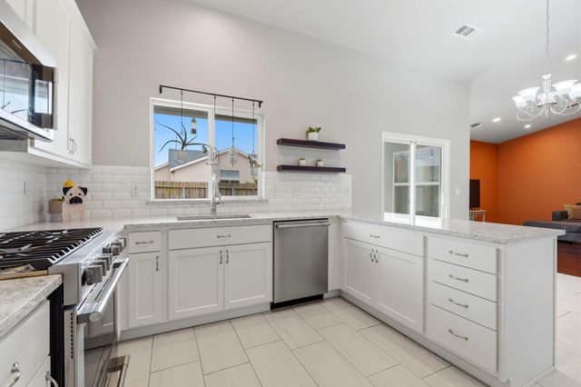 1497 Persimmon Street, Lemoore, CA 93245