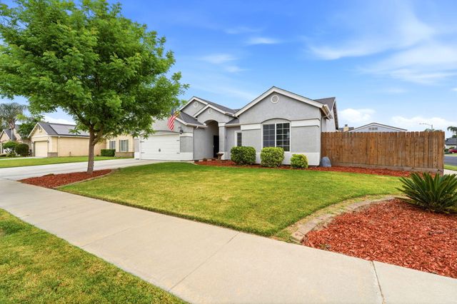1497 Persimmon Street, Lemoore, CA 93245