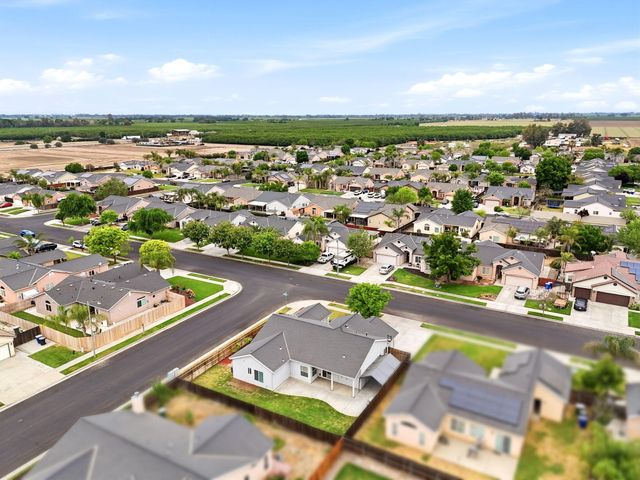 1497 Persimmon Street, Lemoore, CA 93245