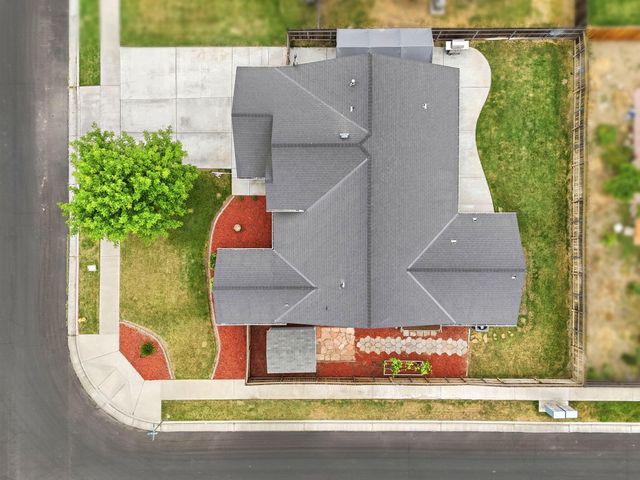 1497 Persimmon Street, Lemoore, CA 93245