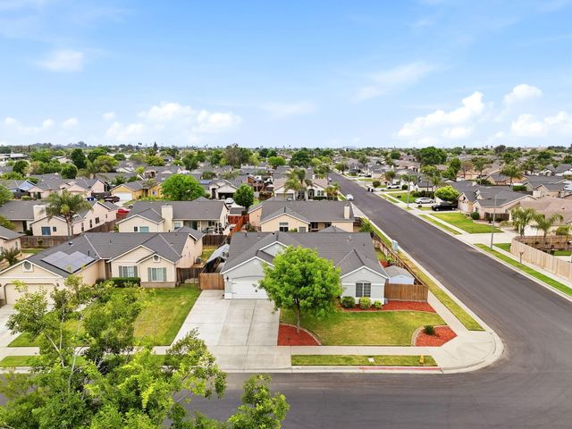 1497 Persimmon Street, Lemoore, CA 93245