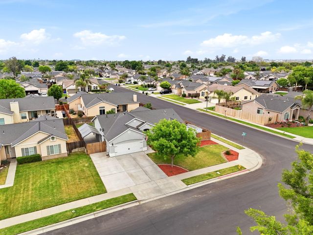 1497 Persimmon Street, Lemoore, CA 93245