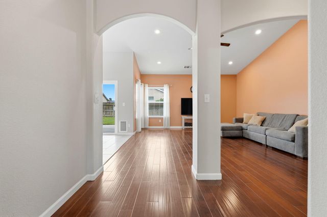 1497 Persimmon Street, Lemoore, CA 93245