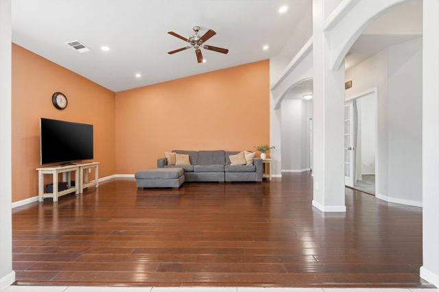 1497 Persimmon Street, Lemoore, CA 93245