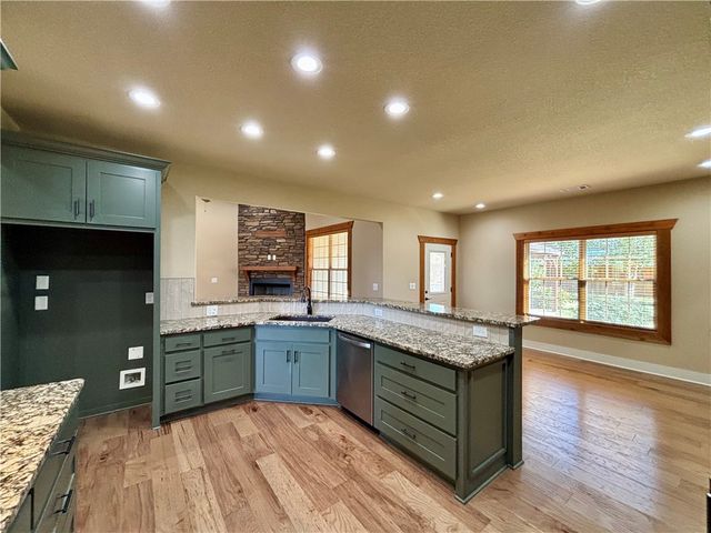 3760 Whitefish Street, Bentonville, AR 72712