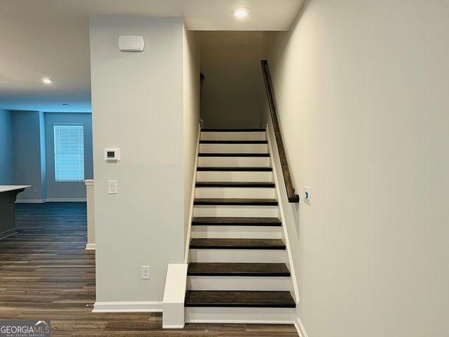 2732 Creekview Terrace NW, Atlanta, GA 30318