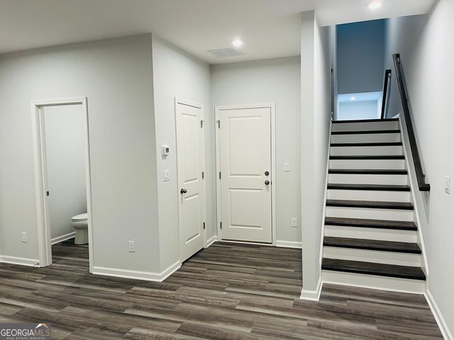 2732 Creekview Terrace NW, Atlanta, GA 30318