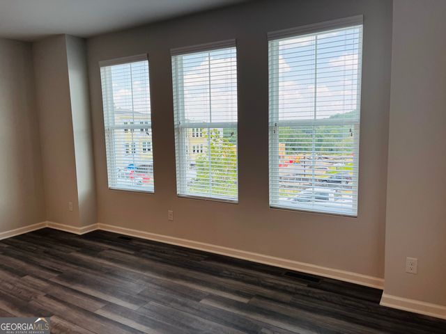 2732 Creekview Terrace NW, Atlanta, GA 30318