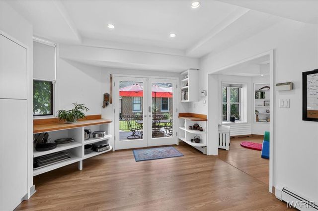 6947 Pershing Avenue, University City, MO 63130