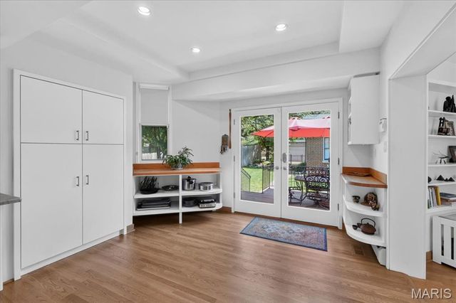 6947 Pershing Avenue, University City, MO 63130
