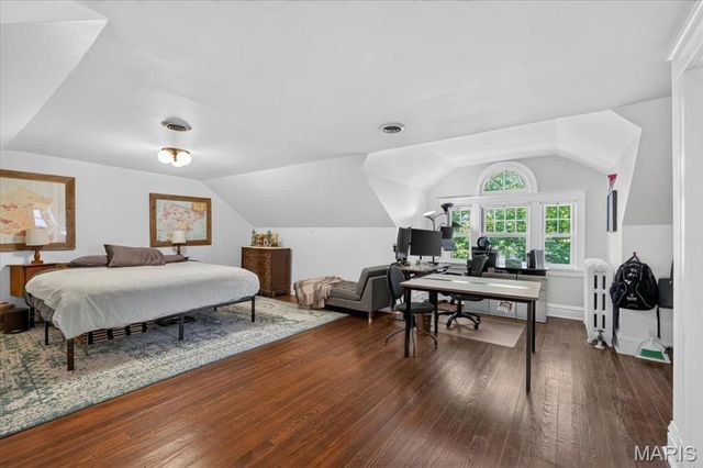 6947 Pershing Avenue, University City, MO 63130